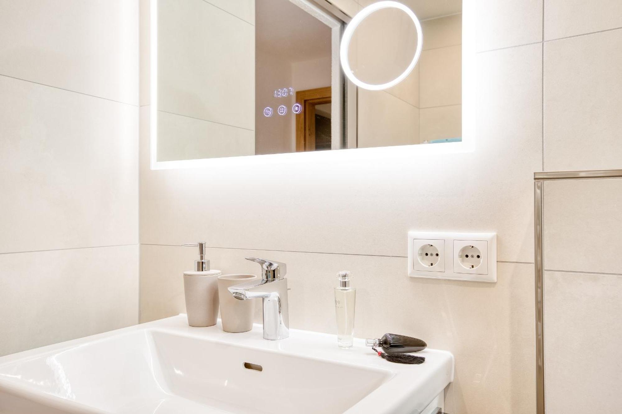 Chill Out Apartments Ландек Екстериор снимка