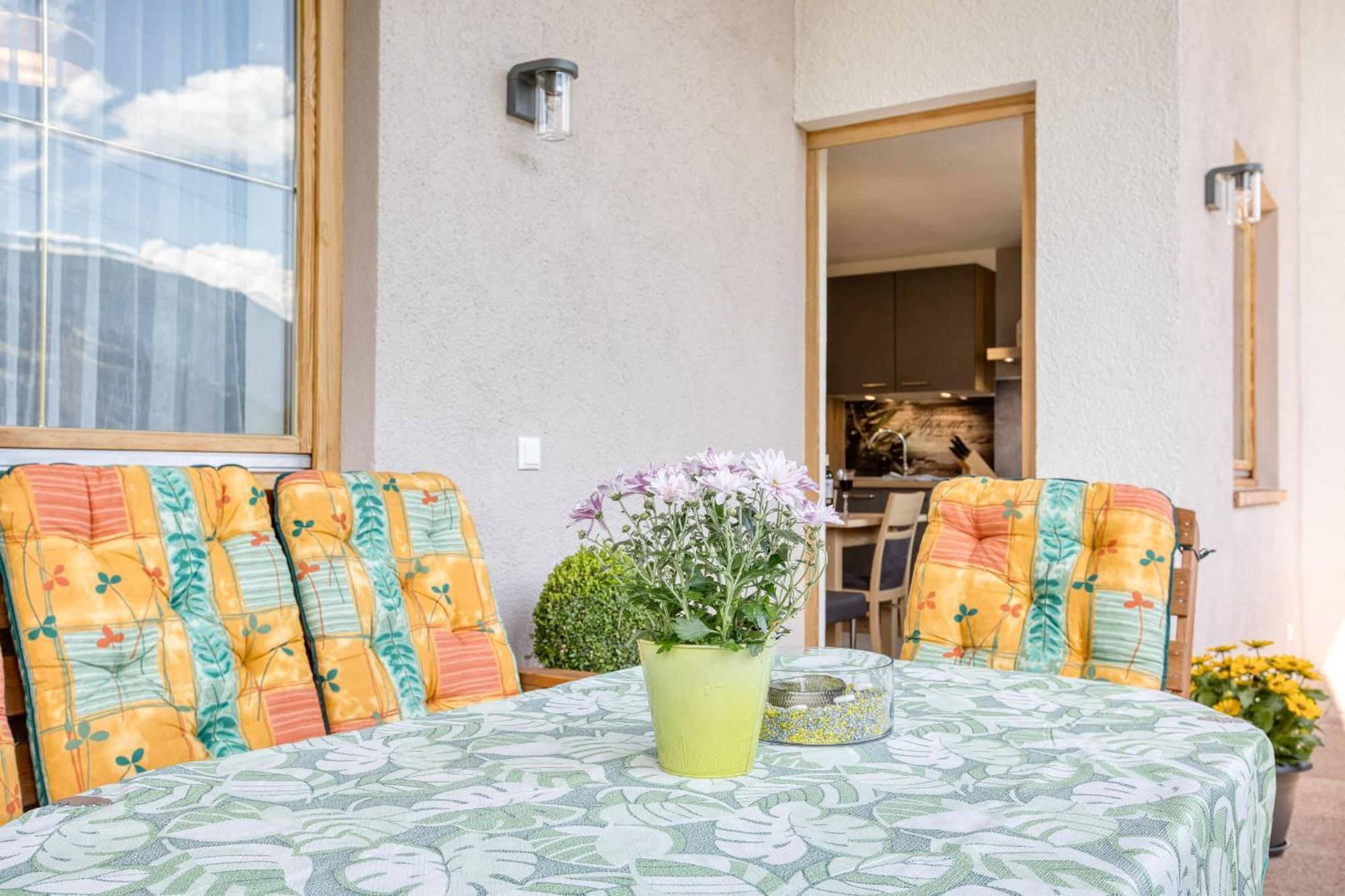 Chill Out Apartments Ландек Екстериор снимка